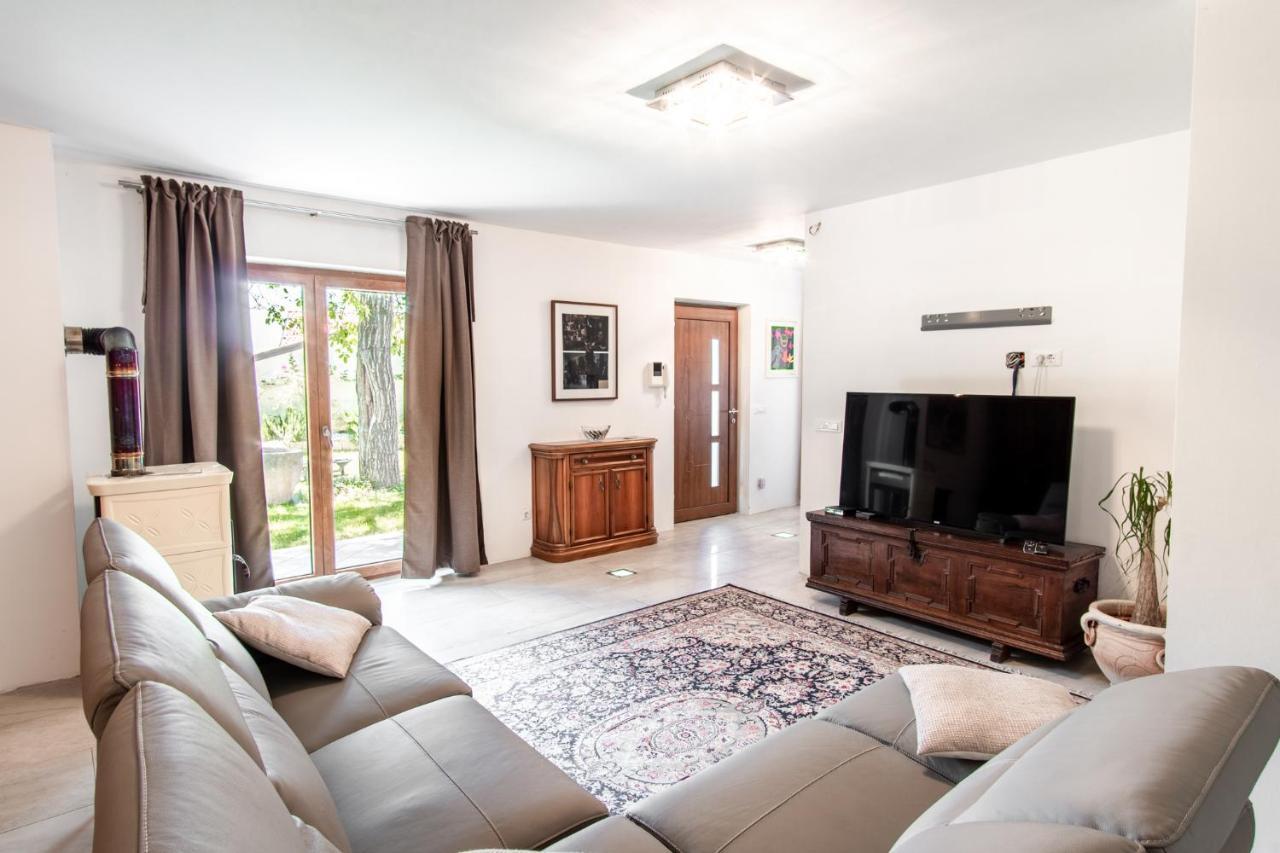 Villa Hermes Art Dutovlje Bagian luar foto