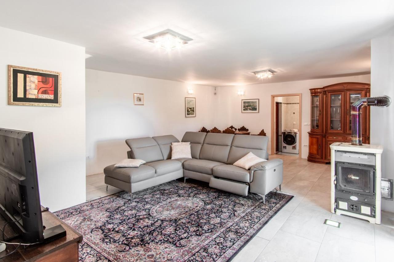Villa Hermes Art Dutovlje Bagian luar foto